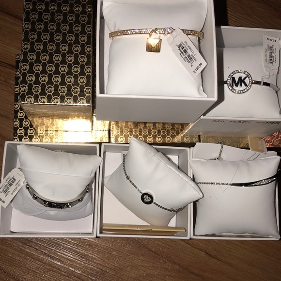 ⭐️❤️huge mk Jewelry Lot all new with tags ❤️⭐️ - Picture 6 of 6